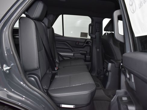 Used 2025 Toyota 4Runner TRD Off-Road Premium image 3