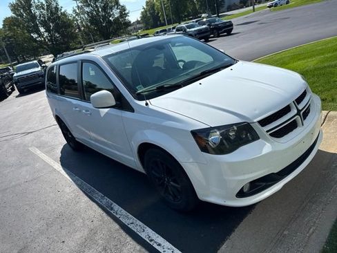 Used 2019 Dodge Grand Caravan GT FWD image 4
