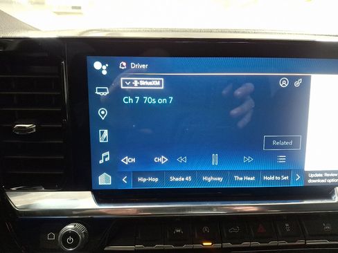 Used 2024 Chevrolet Silverado 1500 LT image 16