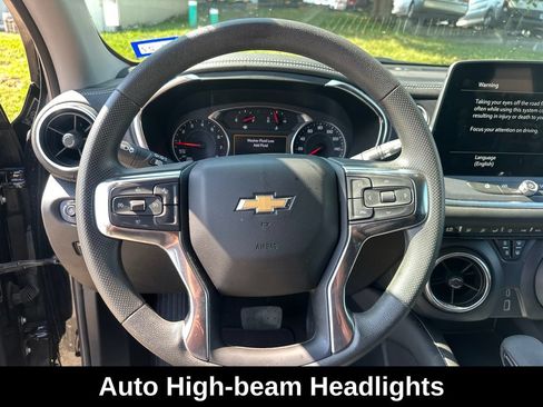 Used 2025 Chevrolet Blazer LT FWD image 14