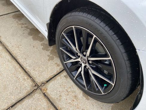 Used 2024 Toyota Camry SE image 31