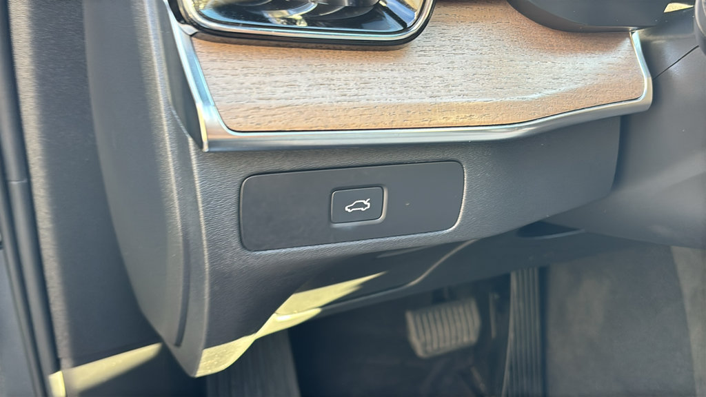 Certified 2026 Volvo XC90 B6 Plus AWD/4WD image 15