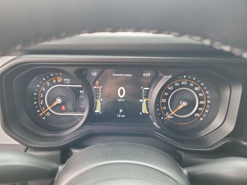 New 2025 Jeep Gladiator Willys image 10