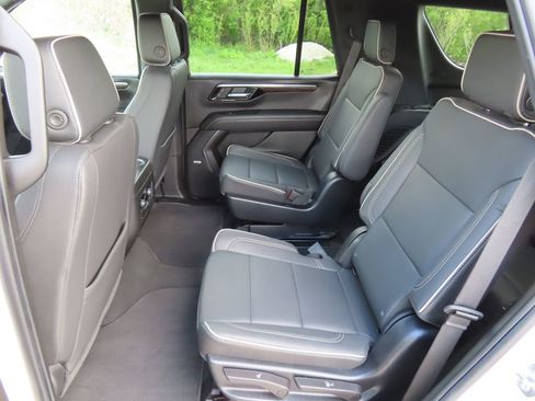 Used 2025 Chevrolet Tahoe Premier w/ Sun And Tow Package AWD/4WD image 28