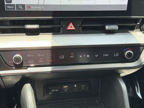 Used 2024 Kia Sportage EX AWD/4WD image 22