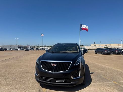 Used 2022 Cadillac XT5 Sportv w/ Platinum Package AWD/4WD image 6