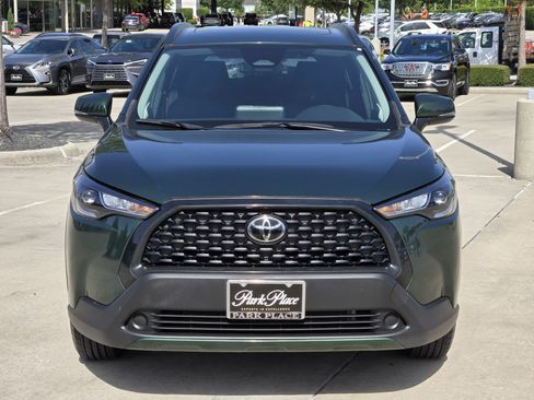 Used 2023 Toyota Corolla Cross LE w/ Moonroof Package FWD image 8