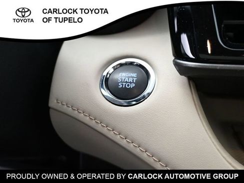 Used 2023 Toyota Highlander XLE image 16