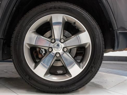 Used 2016 Jeep Grand Cherokee Limited image 38