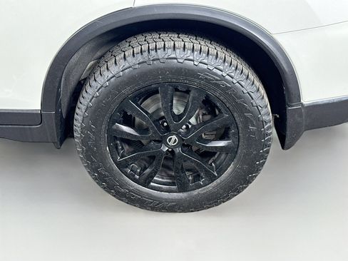 Used 2018 Nissan Rogue SV AWD/4WD image 8