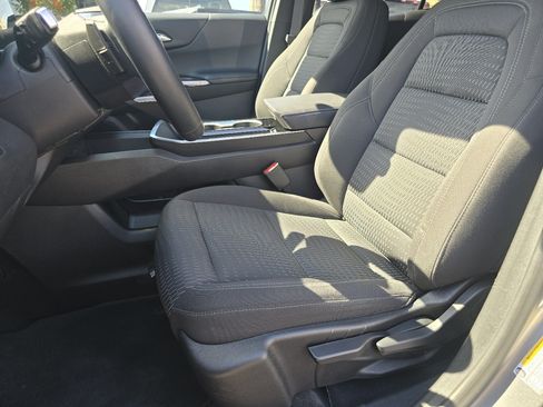 Used 2025 Chevrolet Equinox LT FWD image 31