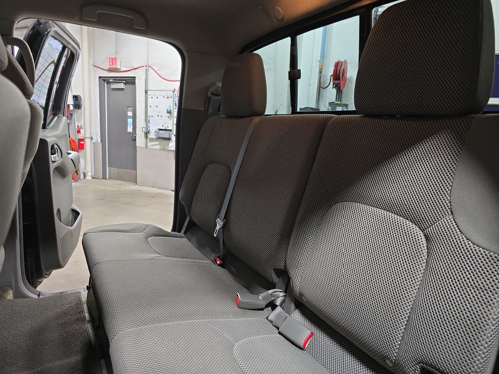 Used 2016 Nissan Frontier SV AWD/4WD image 15