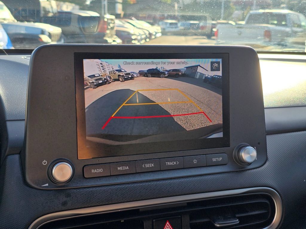 Used 2023 Hyundai Kona SE FWD image 23