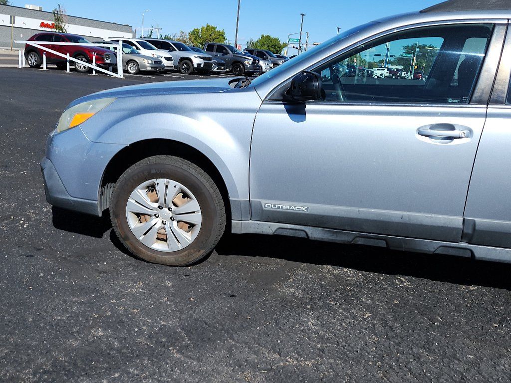 Used 2013 Subaru Outback 2.5i AWD/4WD image 10