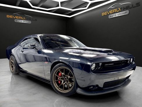 Used 2017 Dodge Challenger SRT w/ Technology Group RWD image 7