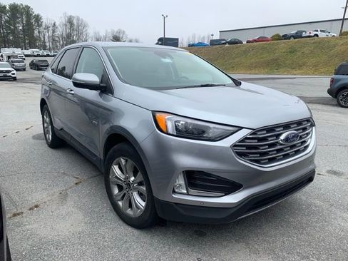 Used 2024 Ford Edge Titanium image 3