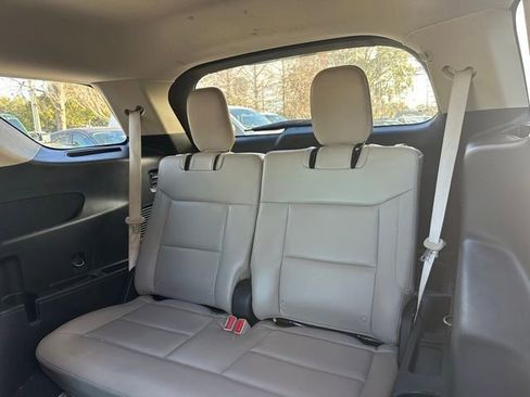 Used 2022 Ford Explorer XLT w/ Equipment Group 202A image 12