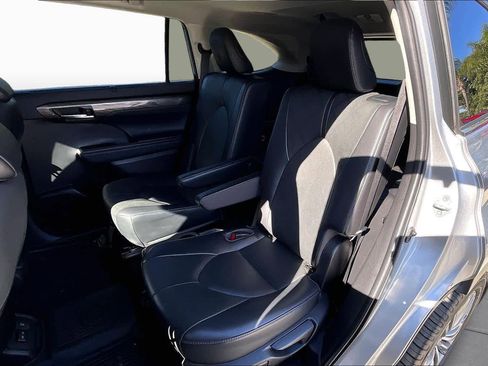 Used 2022 Toyota Highlander Platinum image 20
