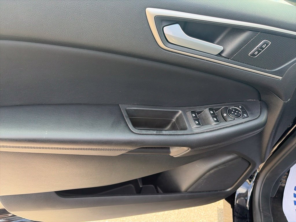 Used 2023 Ford Edge SEL AWD/4WD image 17