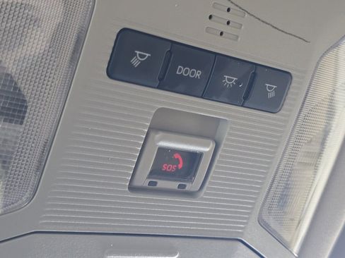 Certified 2023 Toyota RAV4 LE AWD/4WD image 33
