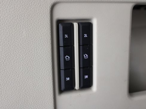 Used 2019 Lincoln Navigator Reserve image 25