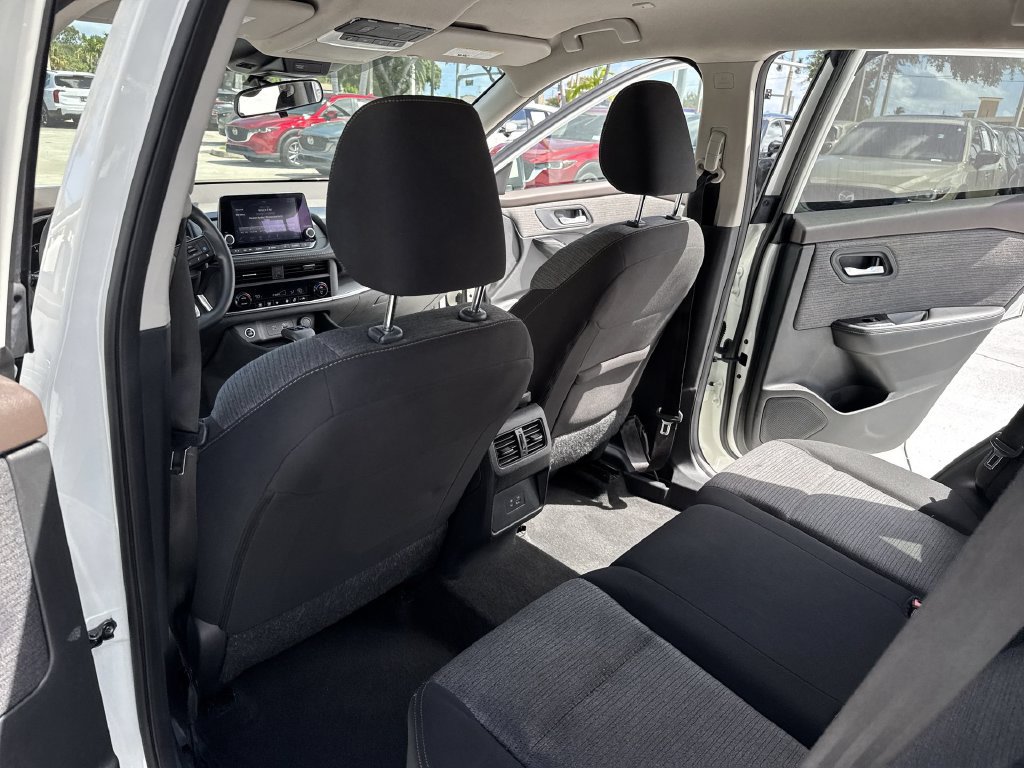 Used 2023 Nissan Rogue SV AWD/4WD image 34