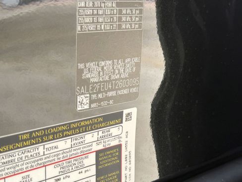 New 2026 Land Rover Defender 130 X-Dynamic SE image 19