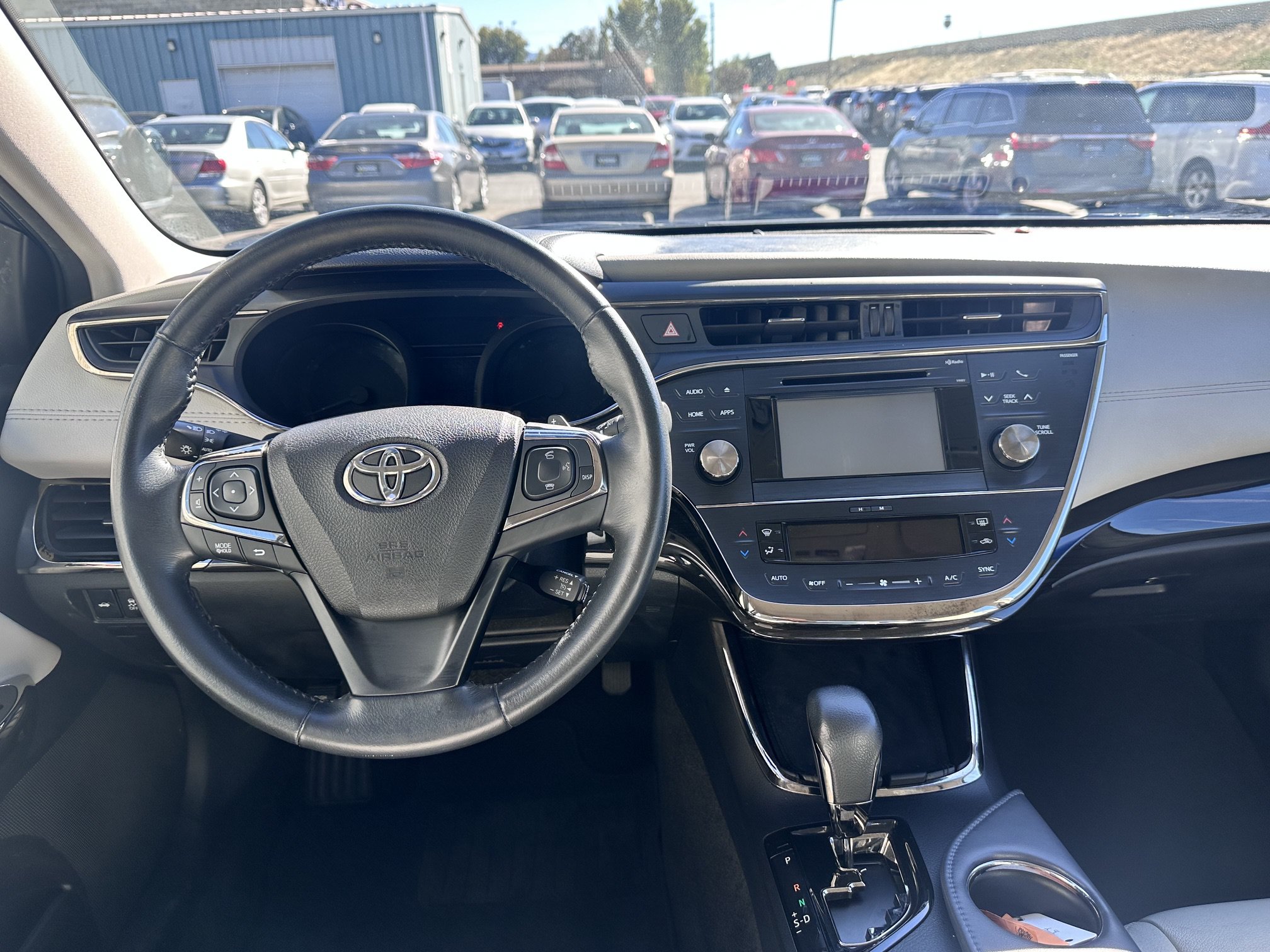 Used 2015 Toyota Avalon XLE w/ Preferred Accessory Package FWD image 7