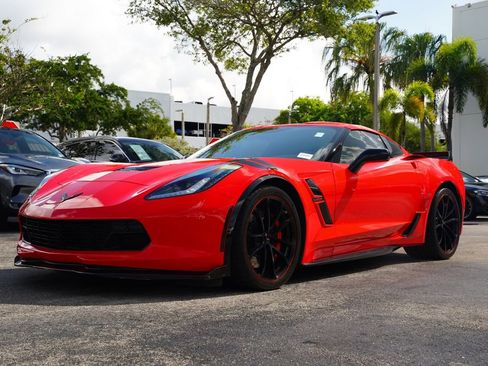 Used 2019 Chevrolet Corvette Grand Sport w/ Carbon Flash Badge Package RWD image 3