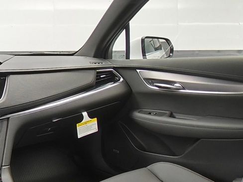 New 2025 Cadillac XT6 Luxury w/ LPO, Floor Liner Package image 11