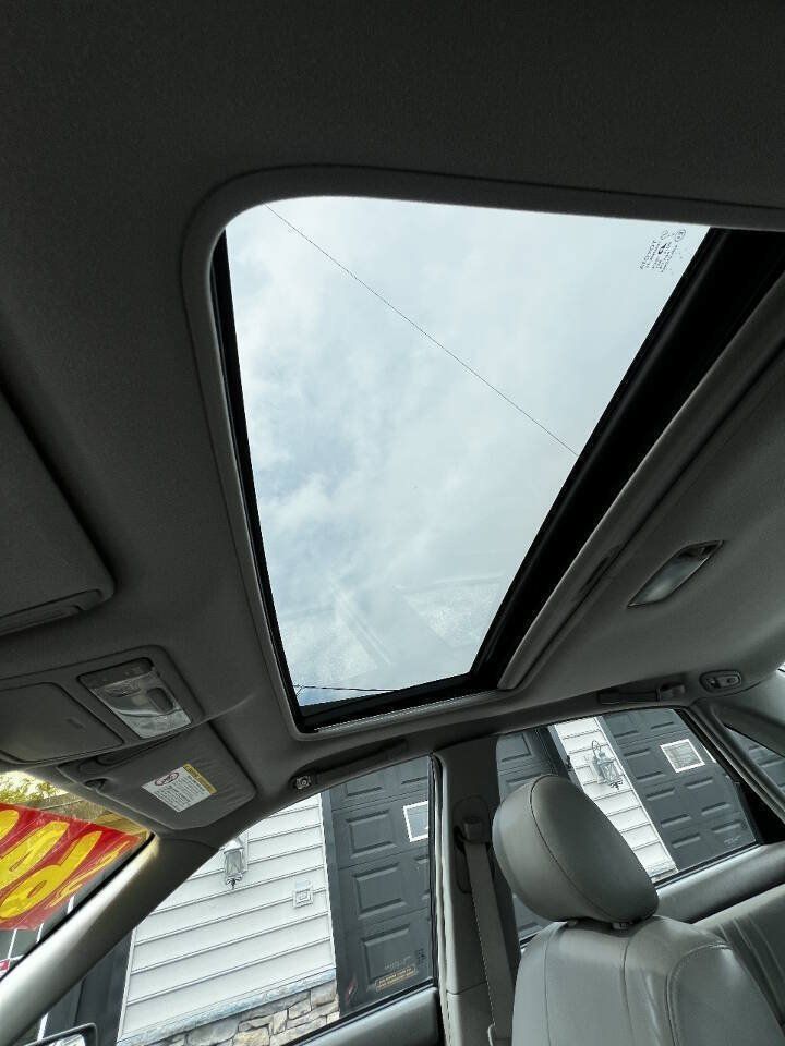 Used 2004 Toyota Avalon XL FWD image 11