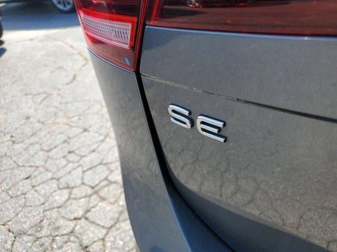 Used 2022 Volkswagen Tiguan SE AWD/4WD image 5