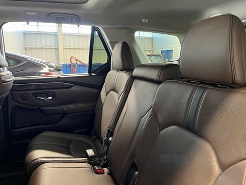 Used 2023 Honda Pilot Elite image 18