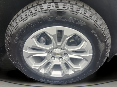 Used 2024 Chevrolet Silverado 1500 LTZ AWD/4WD image 33