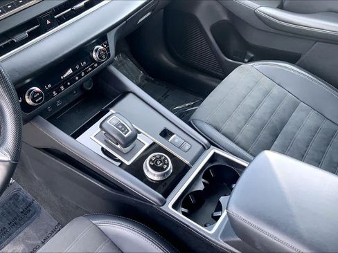 Used 2024 Mitsubishi Outlander SE AWD/4WD image 17