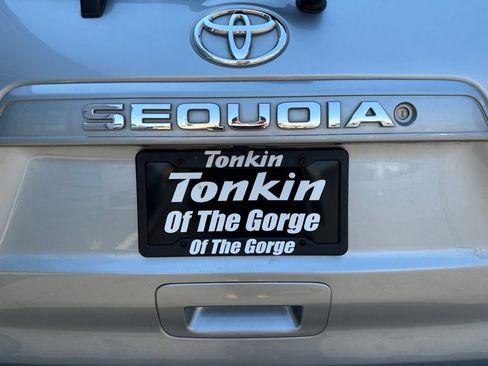 Used 2019 Toyota Sequoia SR5 AWD/4WD image 29