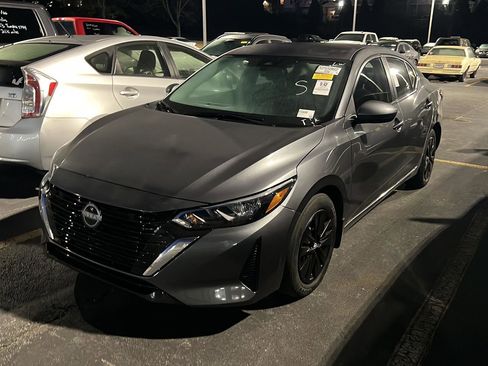 Used 2025 Nissan Sentra S image 1