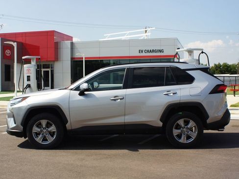 Used 2024 Toyota RAV4 XLE image 10
