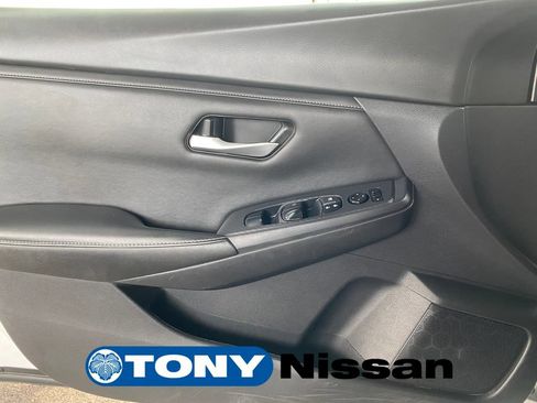 Used 2024 Nissan Sentra SV FWD image 13