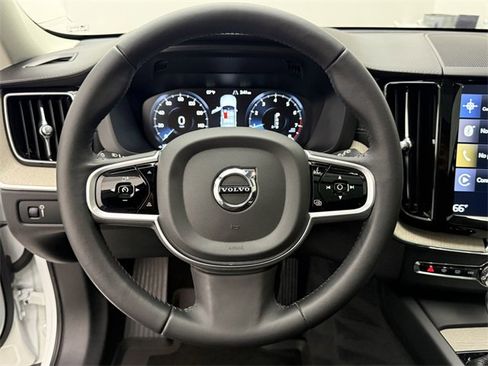 Used 2020 Volvo XC60 T5 Inscription w/ Protection Package image 15