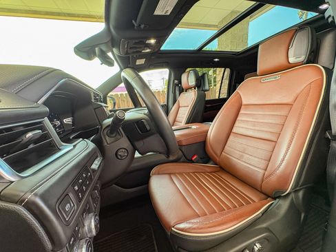 Used 2023 GMC Yukon XL Denali Ultimate AWD/4WD image 29