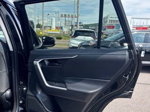 Used 2023 Toyota RAV4 LE AWD/4WD image 18