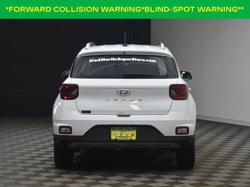 Used 2026 Hyundai Venue SEL FWD image 9
