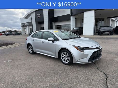 Used 2024 Toyota Corolla LE image 2