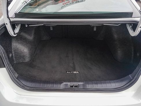 Used 2024 Nissan Altima 2.5 SR FWD image 25