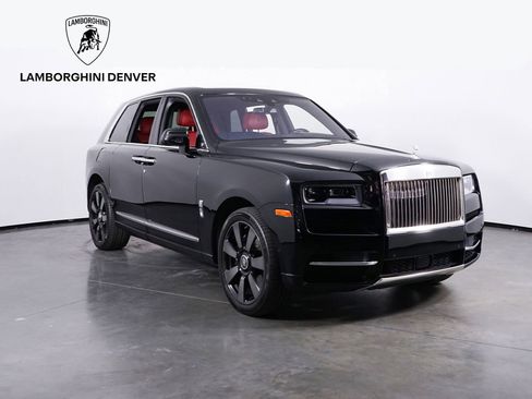 Used 2022 Rolls-Royce Cullinan w/ Cullinan Package image 9