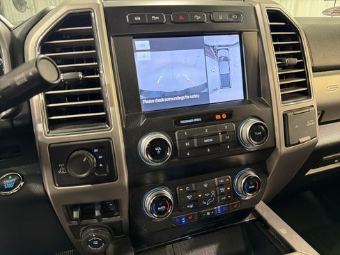 Used 2020 Ford F250 Platinum w/ FX4 Off-Road Package AWD/4WD image 19