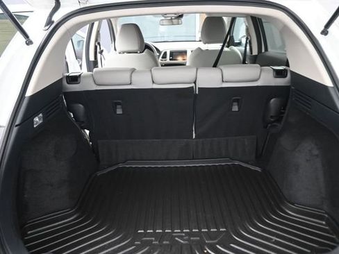 Used 2022 Honda HR-V EX image 9
