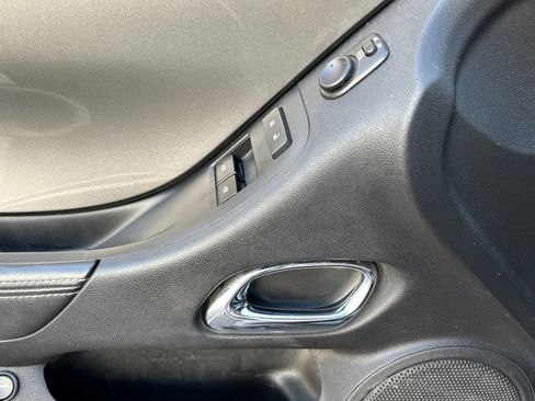 Used 2015 Chevrolet Camaro SS image 11