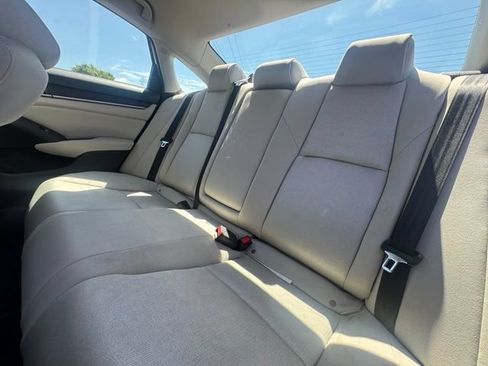 Used 2018 Honda Accord LX image 8